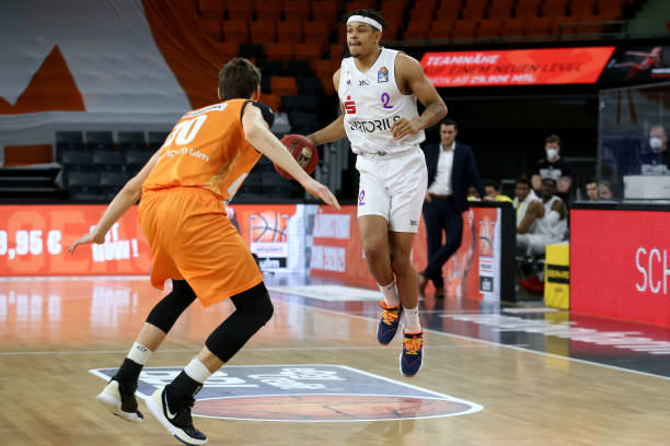 而反观兰斯 而反观兰斯